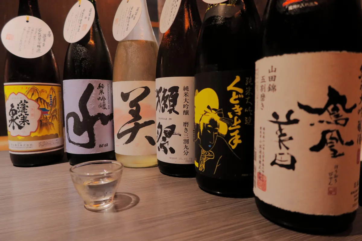 食事とお酒を囲む、<br>あたたかな夜